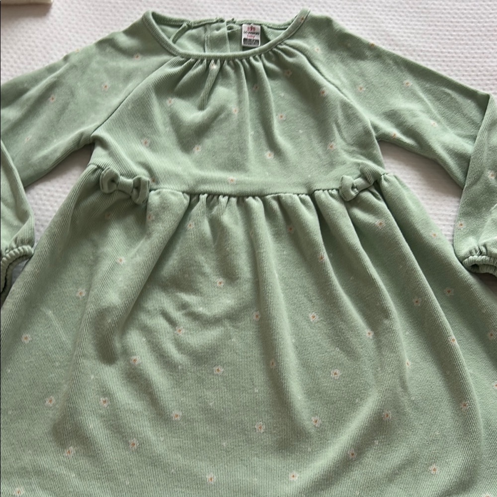 Green Long Sleeve Dress with Floral Pattern